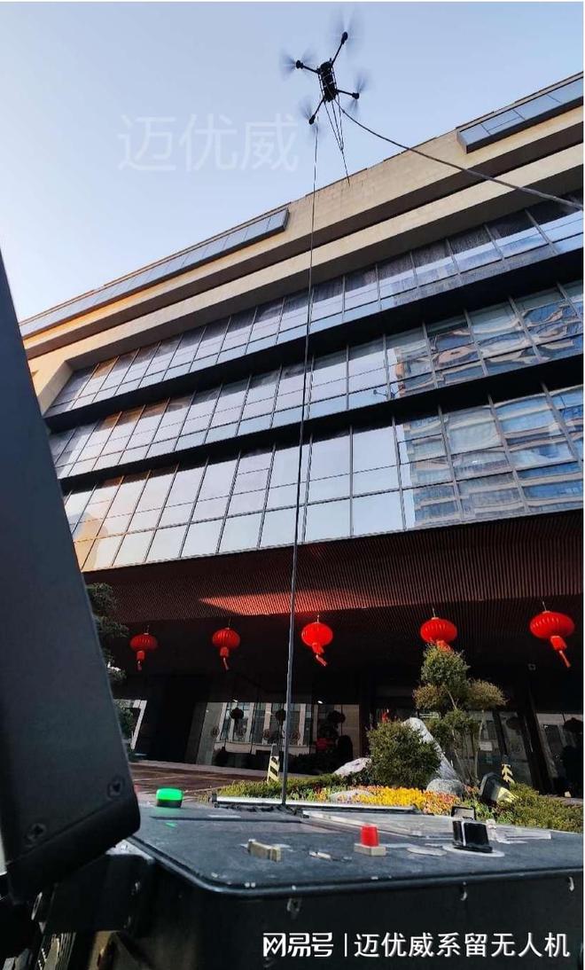 威FC30X清洗无人机引领楼宇清洁方式千亿国际游戏无人机楼宇清洗元年：迈优(图3)